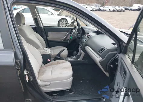 2015 Subaru Forester 2.5I z USA, uszkodzony, nr VIN JF2SJABCXFH561966